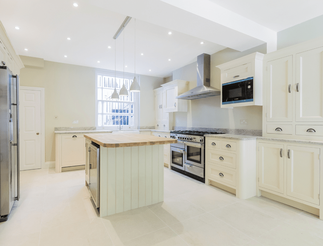 Modern Kitchen Architect in Kingston upon Thames, Featuring Sleek Designs and Functional Layouts for Contemporary Living
